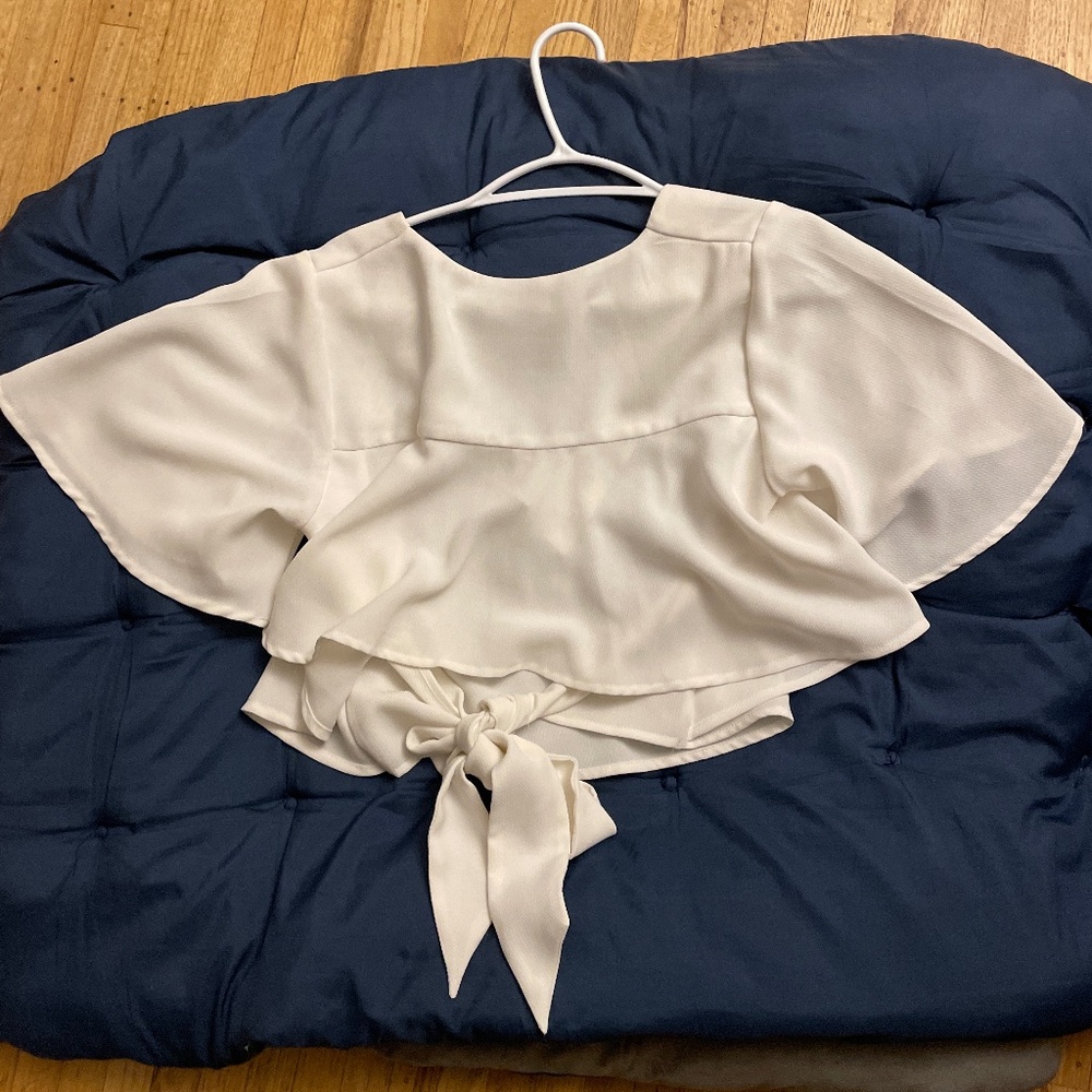 Short white top | Zara | Small